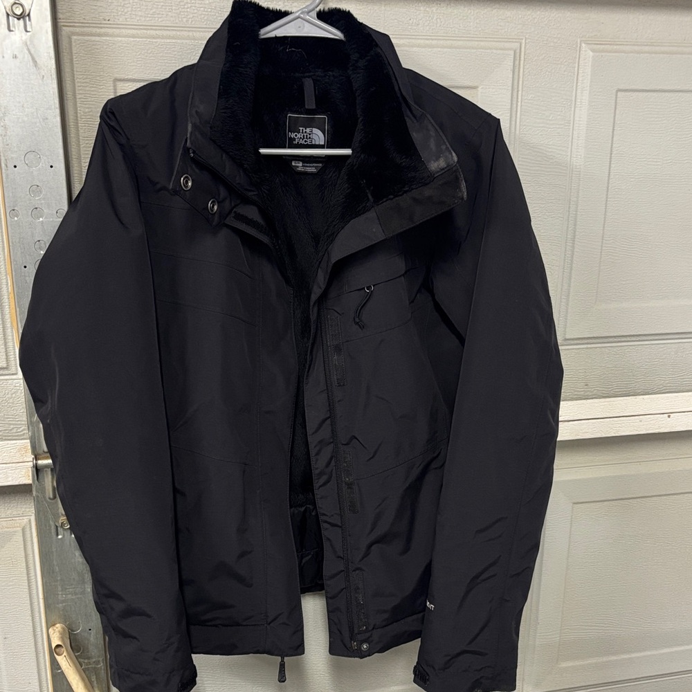 The North Face women’s Hy Vent Black Jacket